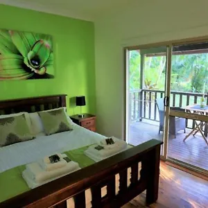 3* Bed & Breakfast The Village Hideaway