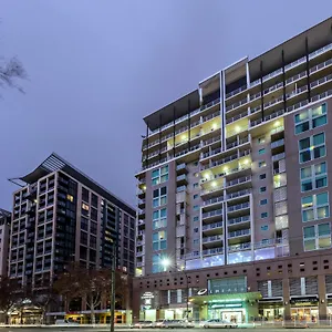 oaks-embassy.adelaidehotels-au.com/