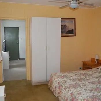 Beerwah Glasshouse Motel