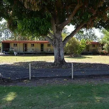 Beerwah Glasshouse Motel 3*,