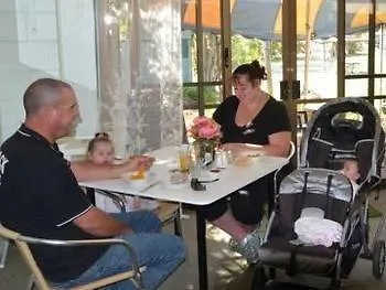 Beerwah Glasshouse Motel
