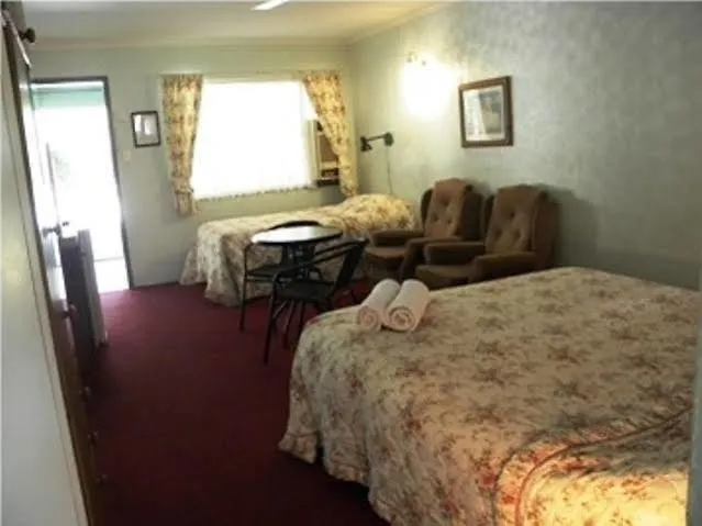 ***  Beerwah Glasshouse Motel Australia