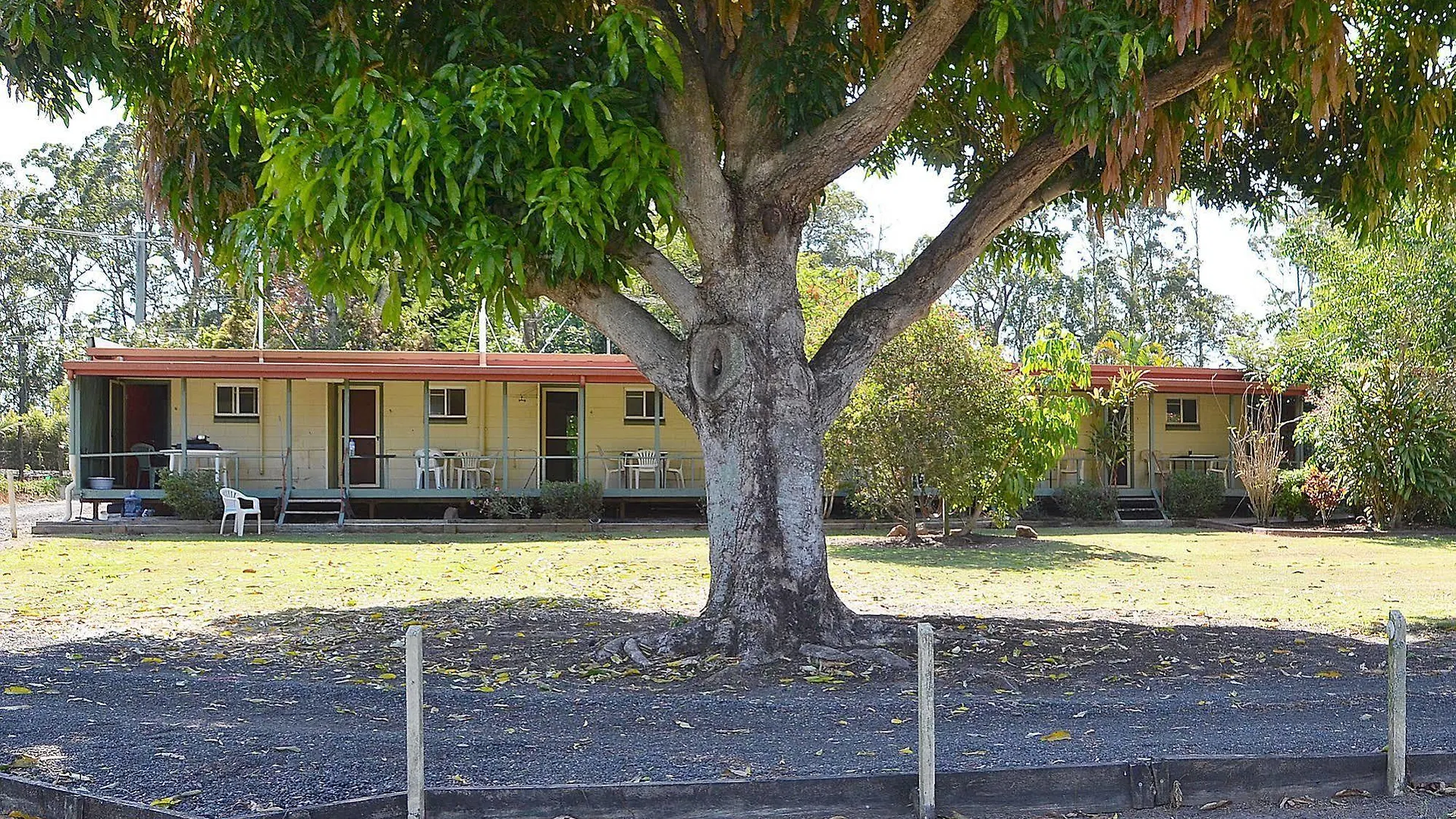 ***  Beerwah Glasshouse Motel Australia