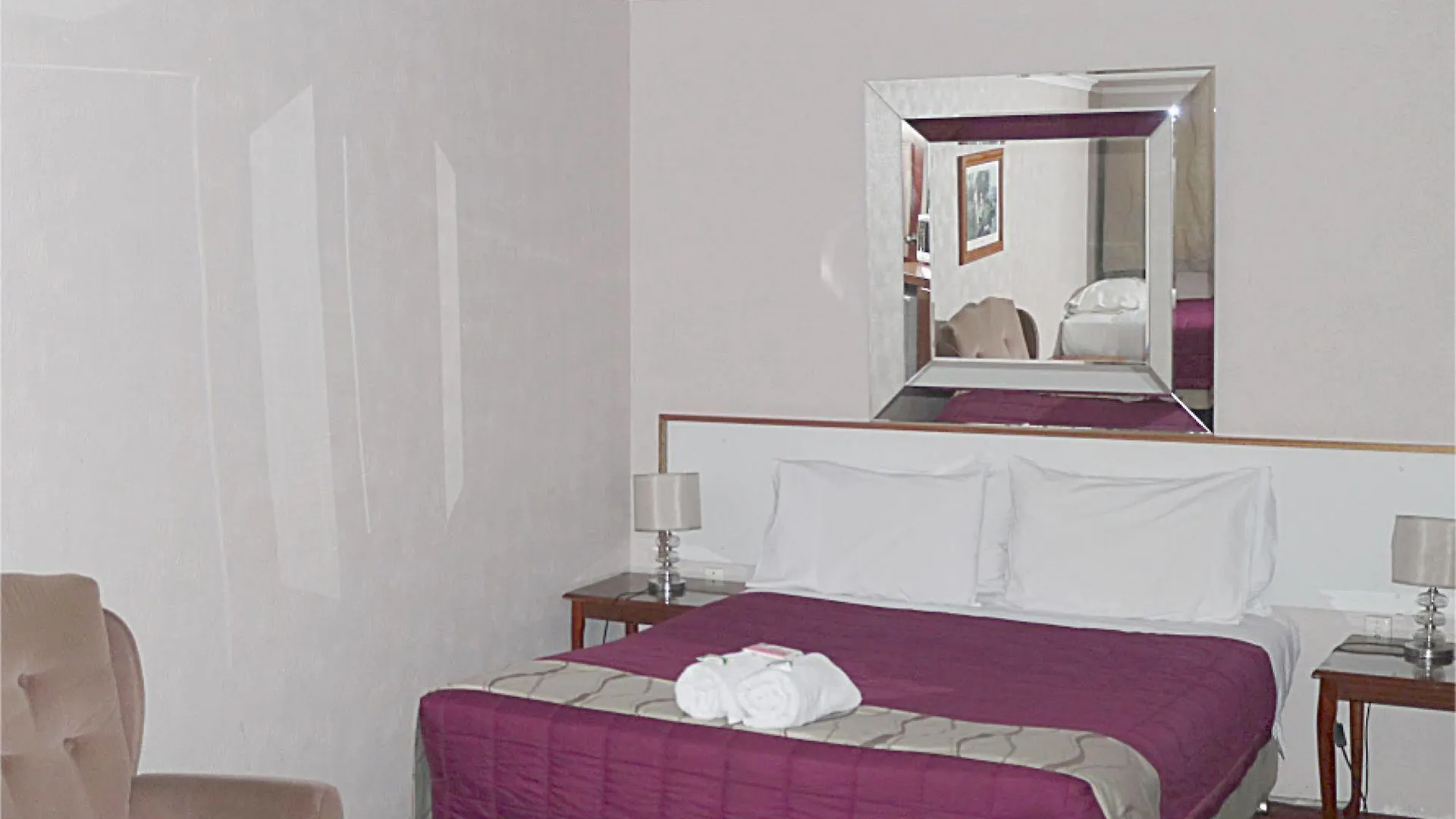 Beerwah Glasshouse Motel 3*,  Australia