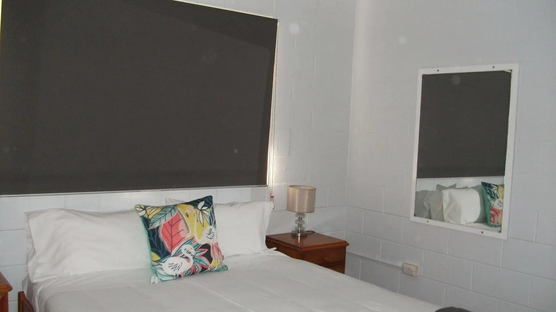 Beerwah Glasshouse Motel