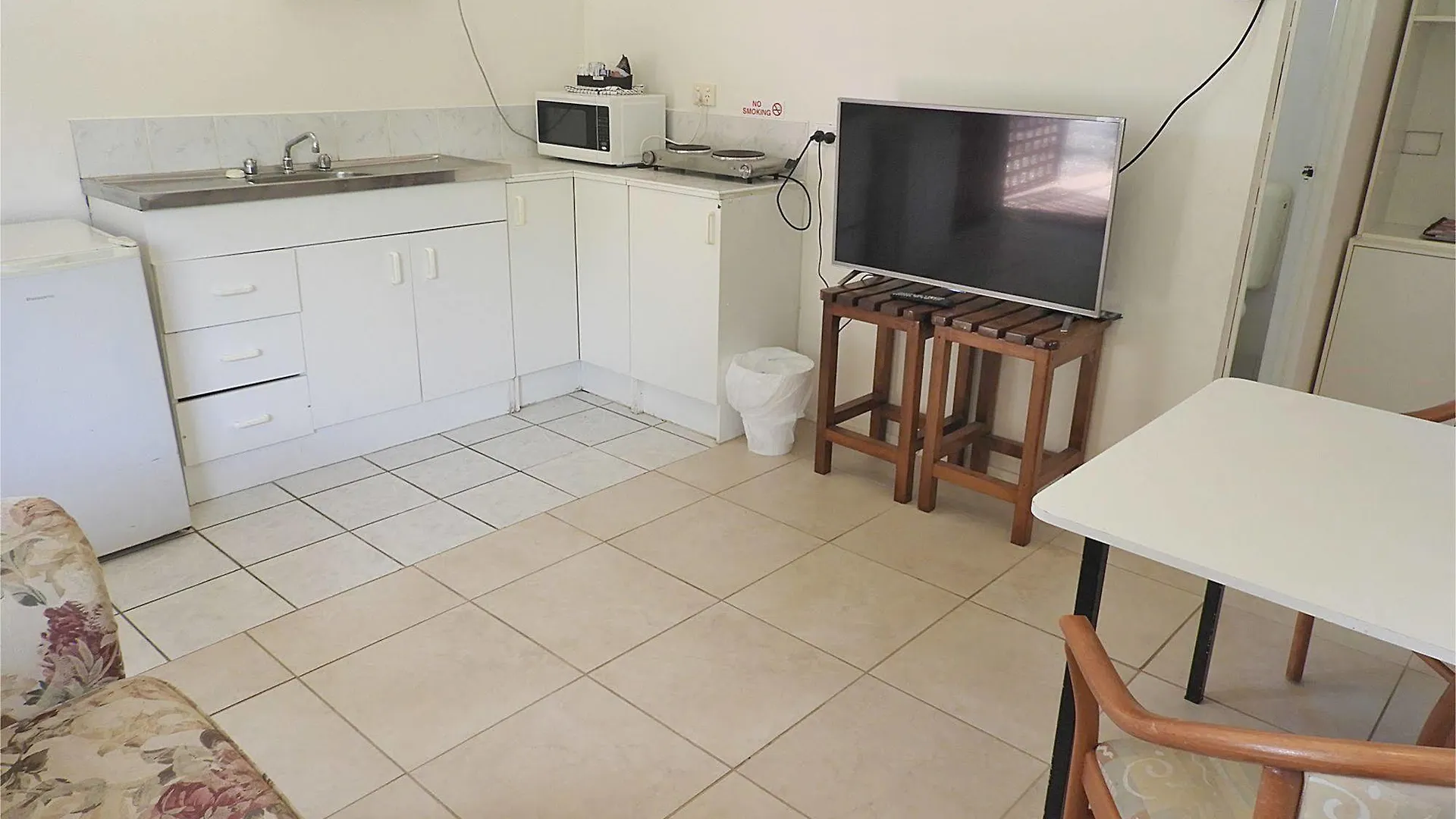 Beerwah Glasshouse Motel