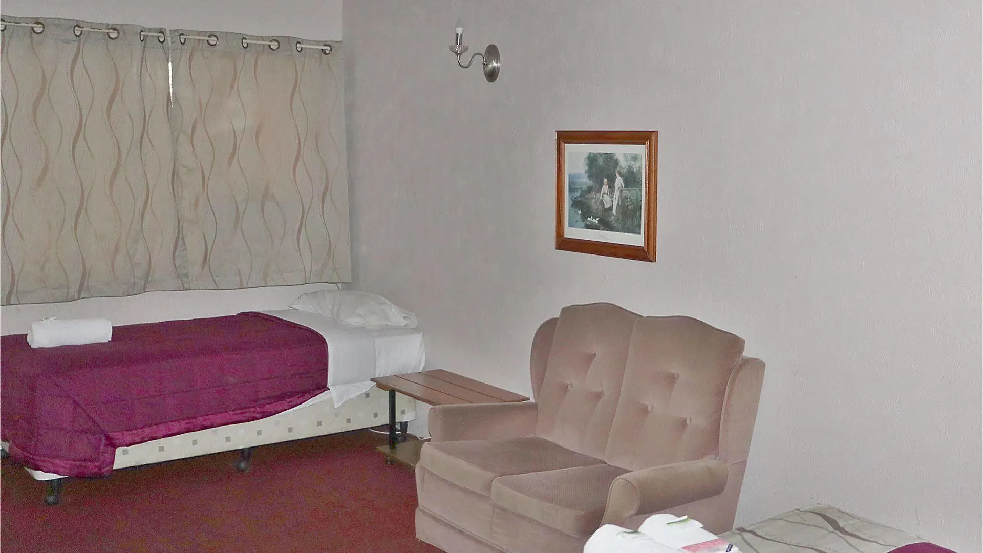 ***  Beerwah Glasshouse Motel Australia