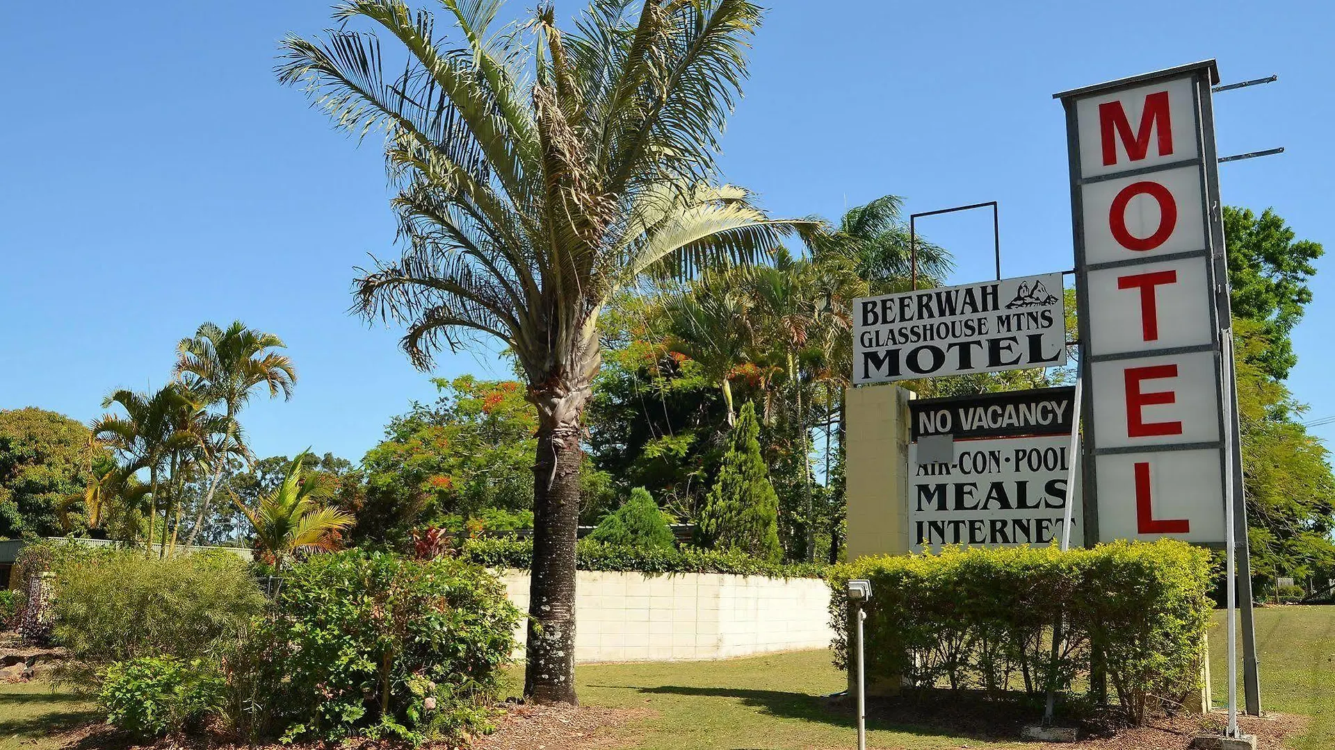 Beerwah Glasshouse Motel